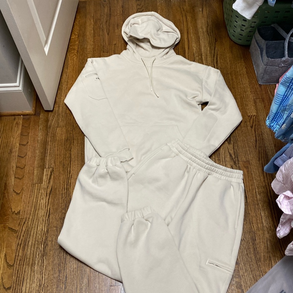 COMFRT Cream Cozy Sweatshirt and sweatpants both size Small, New without tags